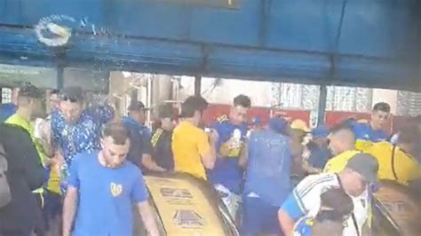 Barras De Fluminense Atacaron A Hinchas De Boca En El Subte De R O De