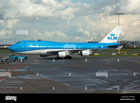 Klm Boeing Ph Bfn At Amsterdam Schiphol Airport Being Pushed