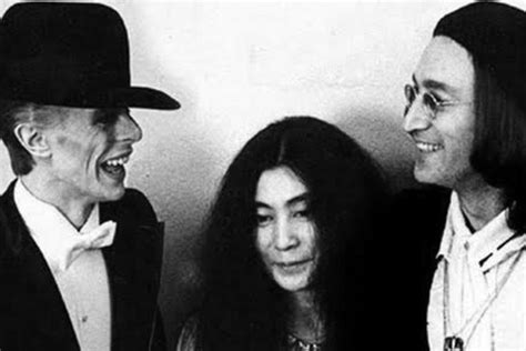 Yoko Ono publie une photo trafiquée la montrant avec David Bowie