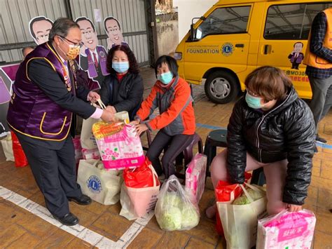 冬令送暖親送物資 獅友關懷百戶邊緣戶