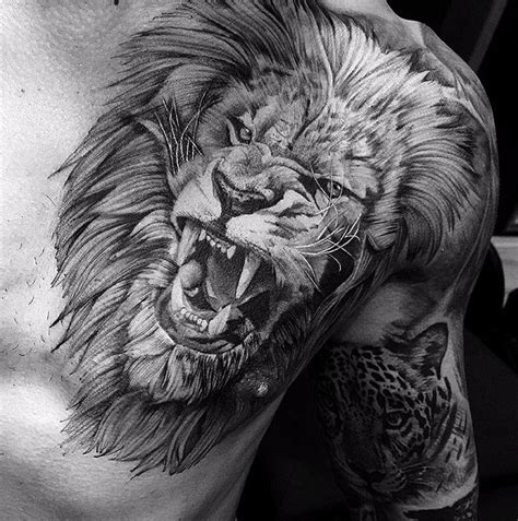 Familia Tatuajes De Leones En El Pecho