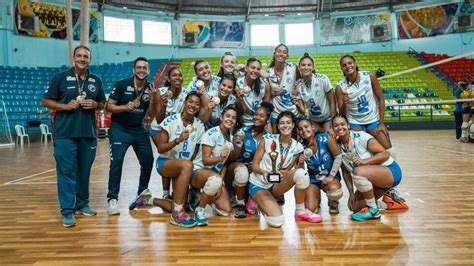 Time de vôlei feminino de Santos vence os Jogos Abertos da Juventude