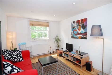 A Recently Refurbished One Bedroom Flat To Rent In Paddington W2 For £