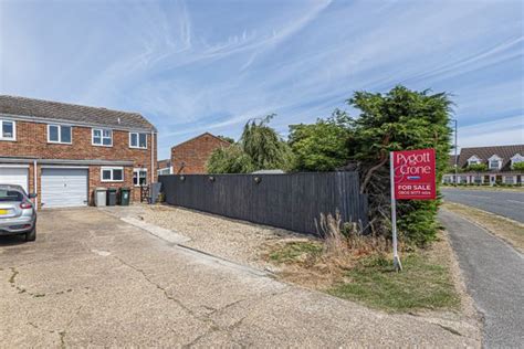 Louth Road Holton Le Clay Dn36 3 Bedroom Semi Detached House For Sale