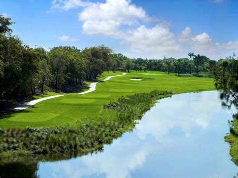 Doral Gold, Miami, Florida - Golf course information and reviews.