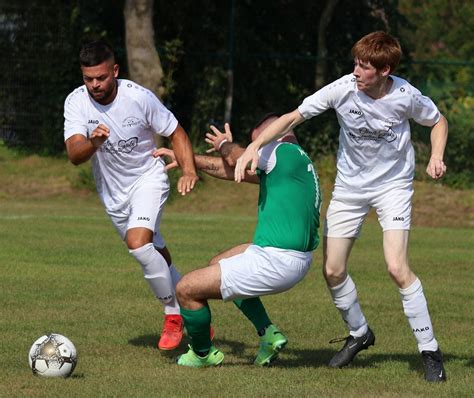 Sechs Fußball Mannschaften im Kreis Moers zogen zurück