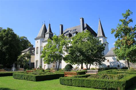 château de Munsbach, jardin de roses ouvert au public