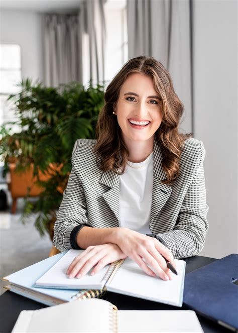 6 Things That Helped Me Get to Six Figures in Online Business