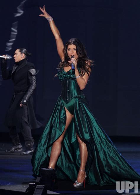 Photo Fergie And The Black Eyed Peas Perform At The Victorias Secret Fashion Show In New York