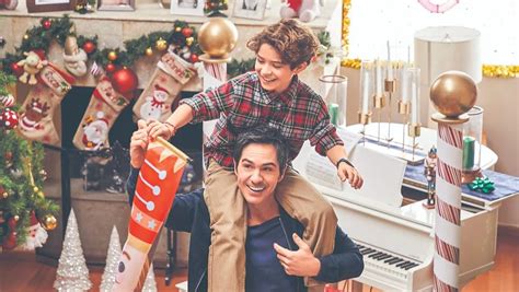 “reviviendo La Navidad” La Reciente Película De Mauricio Ochmann En Netflix Que Todos Están