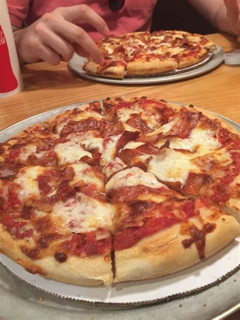 These 10 Pizza Places In Maine Are So Good That Your Mouth May Explode