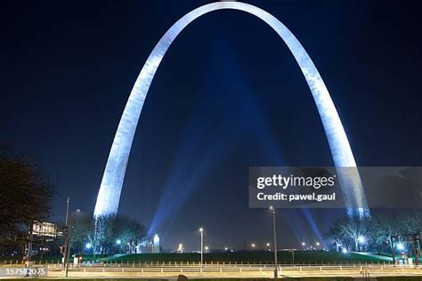 St Louis Arch At Night Photos And Premium High Res Pictures Getty Images