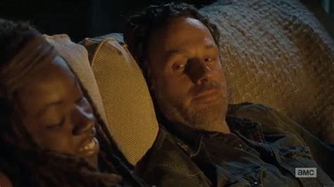 The Walking Dead Rick And Michonne Kissing And Sleeping Together