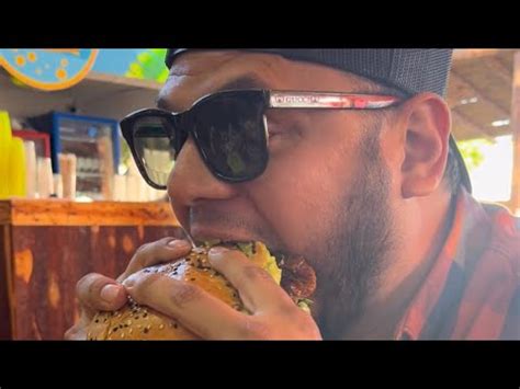 Nos preparan una hamburguesa de camarón YouTube