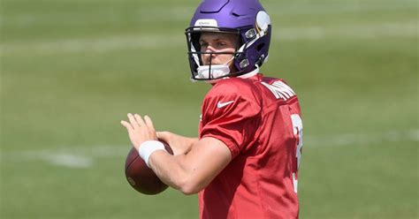 Browning 'Taking Charge' Of Vikings, With Other QBs Sidelined By COVID ...