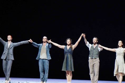 Dresden Semperoper Ballet | Globe Dancer