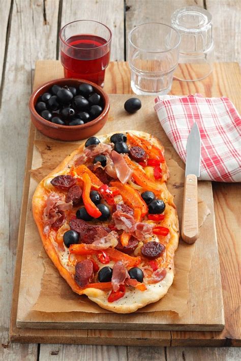 Flammkuchen Mit Paprika Und Oliven Rezept Eat Smarter