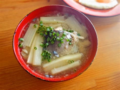 メシ通にて長野県の郷土メシ『サバ水煮缶の味噌汁』の記事を作りました。 白央篤司の独酌ときどき自炊日記Ⅱ