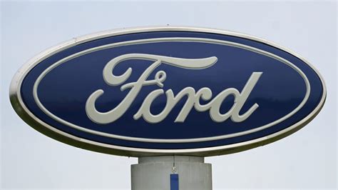 Ford delaying rollout of new electric pickup truck, SUV