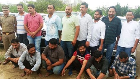 Police Arrested Ten Accused Who Stole Luxury Car By Making Duplicate Keys In Noida Amar Ujala