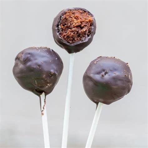 The Best Chocolate Cake Pops - Learn How To Make Them - Momsdish