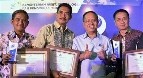 Unnes Dapatkan 3 Penghargaan Pada Malam Anugerah Kemahasiswaan 2017