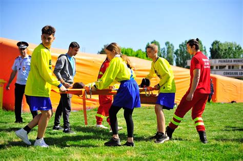 Concursul Prietenii Pompierilor Elevii Unei Coli De L Ng Tecuci Au