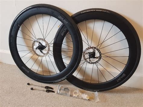 HUNT 50 Carbon Aero Disc Tubeless Wheelset 50mm Deep 27mm Wide Shimano