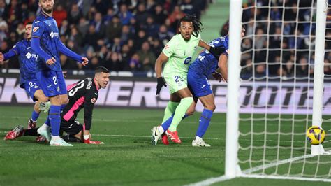 El Bar A Se Atasca Ante El Getafe Y Desaprovecha La Derrota Del Atl Tico