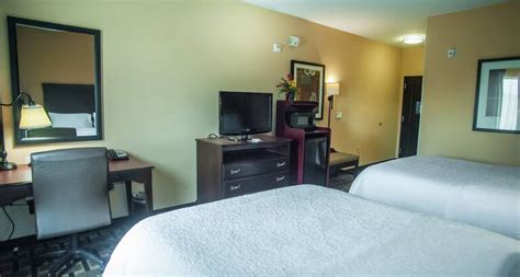 Hampton Inn and Suites Palestine, Texas - Free WiFi Hotel