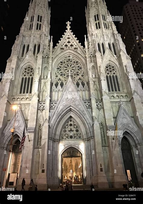 St Thomas Church New York Stock Photo - Alamy