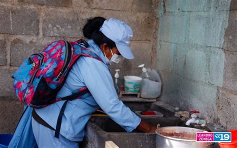 Brigadas De Salud Abatizan Viviendas Del Barrio Tierra Prometida De Managua