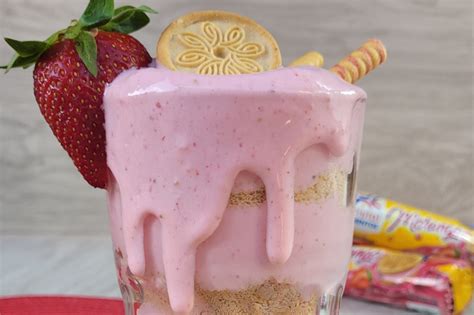 Milk Shake Especial De Morango Cristal Alimentos