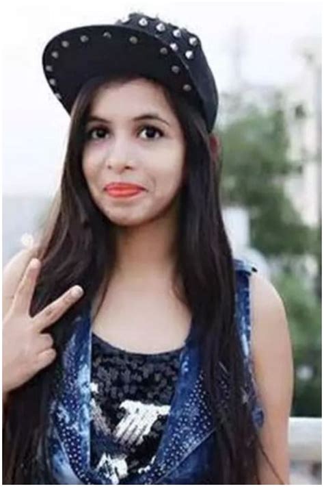 Dhinchak Pooja’s Bio, Age, Relationships, Latest Buzz, Photos & Videos