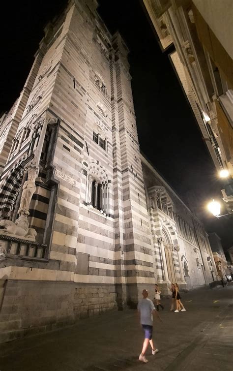 Piano Caruggi La Cattedrale Di San Lorenzo Ha Una Nuova Illuminazione