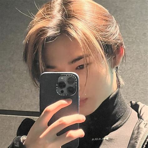 Enhypen Niki Nishimura Riki Mirror Selfie Aesthetic Kpop Icons Niki