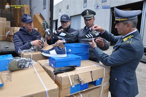 Ennesimo Maxi Sequestro Di Prodotti Contraffatti Nel Porto Di Brindisi