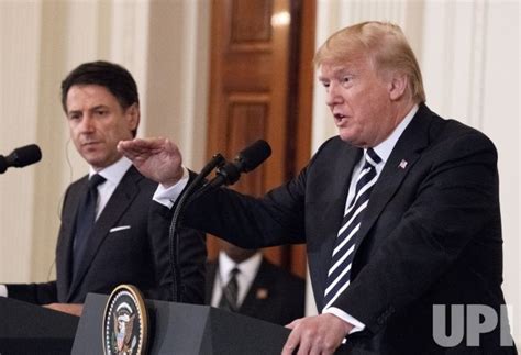 Photo President Trump And Italian Pm Giuseppe Conte At Joint Press