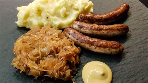 17 Delicious Side Dishes You Can Serve With Bratwurst