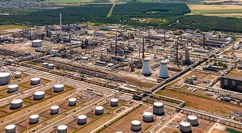 Polands Pkn Orlen May Take Stake In Key German Refinery Report