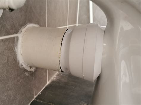 Leaking toilet waste pipe query | DIYnot Forums