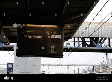 Stock Photo of train platform sign in France Stock Photo - Alamy