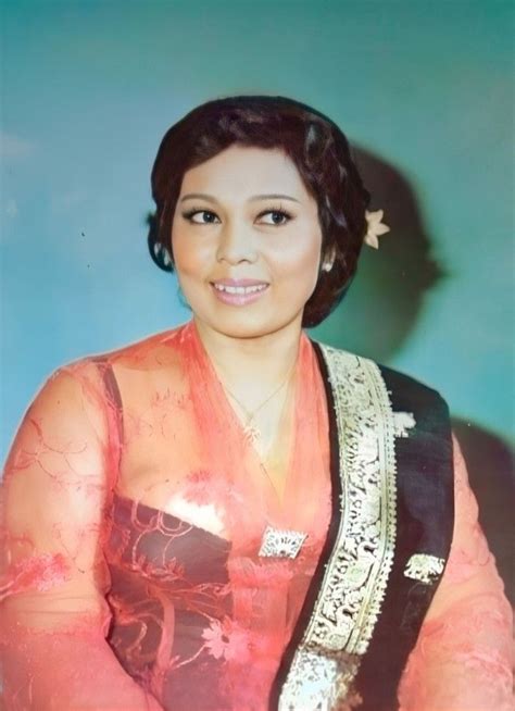 Ellya Khadam In