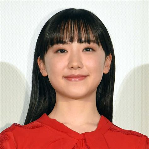 「黒髪ロング」の人気女優は？ 2位は芦田愛菜さん、1位はサラサラのストレートロングがトレードマークの女優｜まいどなニュース