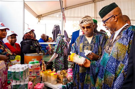 Photos Fg Grants 200 Exhibitors At Ogun Msme Clinics N150 000 Cash