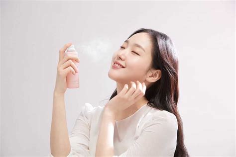 8 Face Mist Lokal Untuk Hidrasi Kulit Bikin Wajah Sega