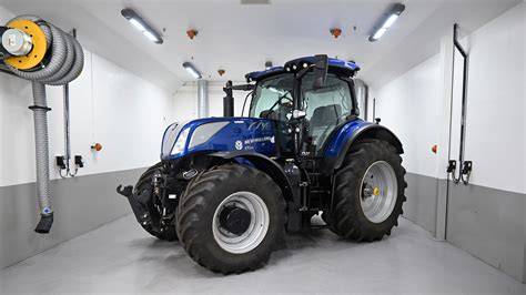 New Holland Präsentiert T7 270 Methane Power Cng Als Neue Traktorgeneration Mit Alternativem