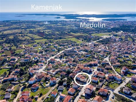 Ku A Sa Panoramskim Pogledom Na More Medulin Li Njan Maris Nekretnine