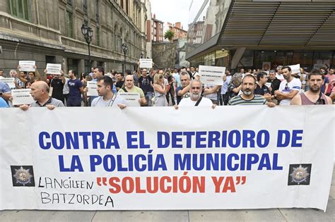 Protesta De La Polic A Municipal De Bilbao