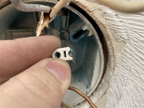 How To Replace Broken Ceiling Electrical Box Homeminimalisite Riset